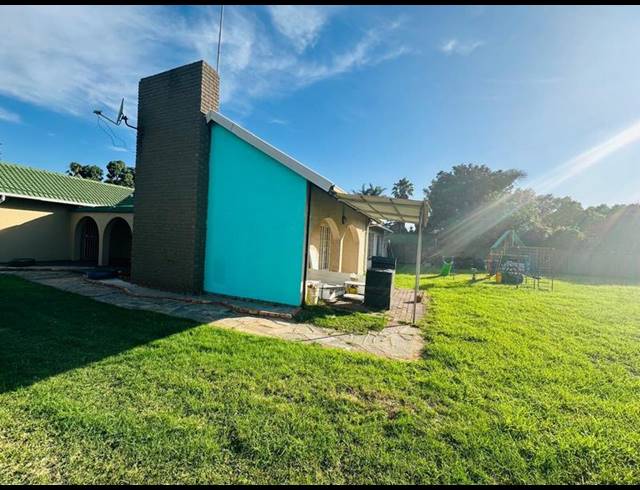 3 BEDROOM HOUSE FOR SALE IN LAMBTON GARDENS